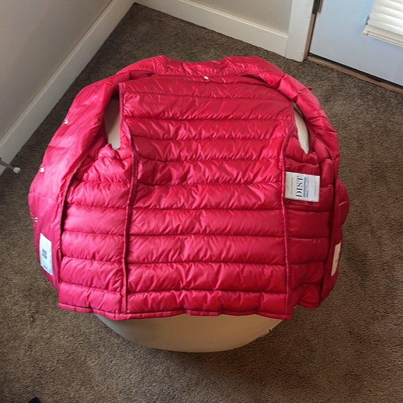 Moncler Girls Raspberry Puffer Vest - Picture 10 of 13